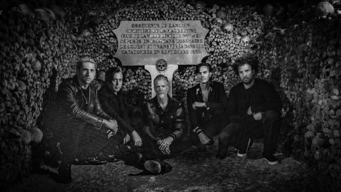 QUEENS OF THE STONE AGE: ALIVE AT THE CATACOMBS (EENMALIGE VERTONING)